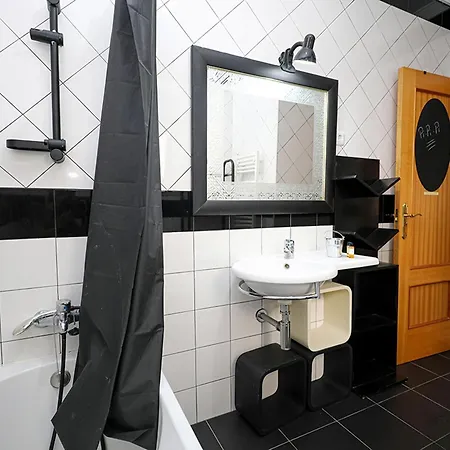 A64 - Barreira Flat In Lagos